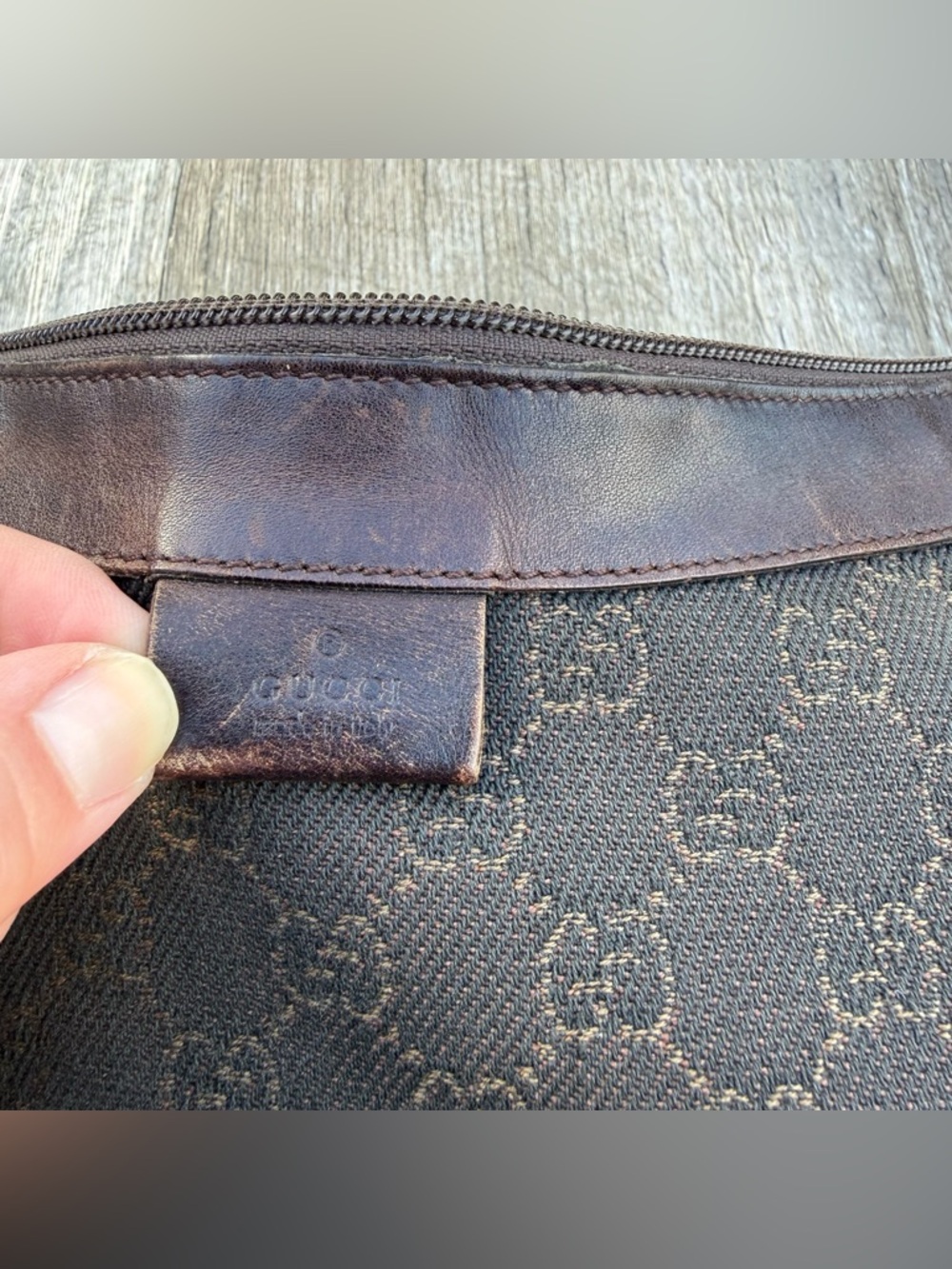 Vintage Gucci GG Canvas Monogram Messenger Bag Dark Brown Flaws** - Picture 4 of 14